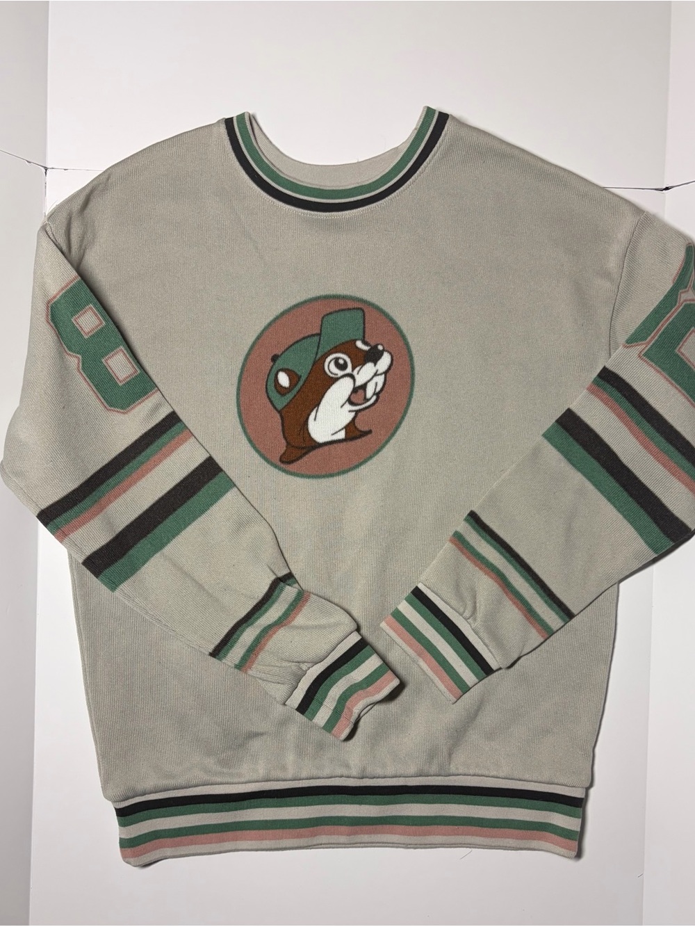 Men's Gray Buc-ees Crewneck Sweater with Striped Accents - Size Small